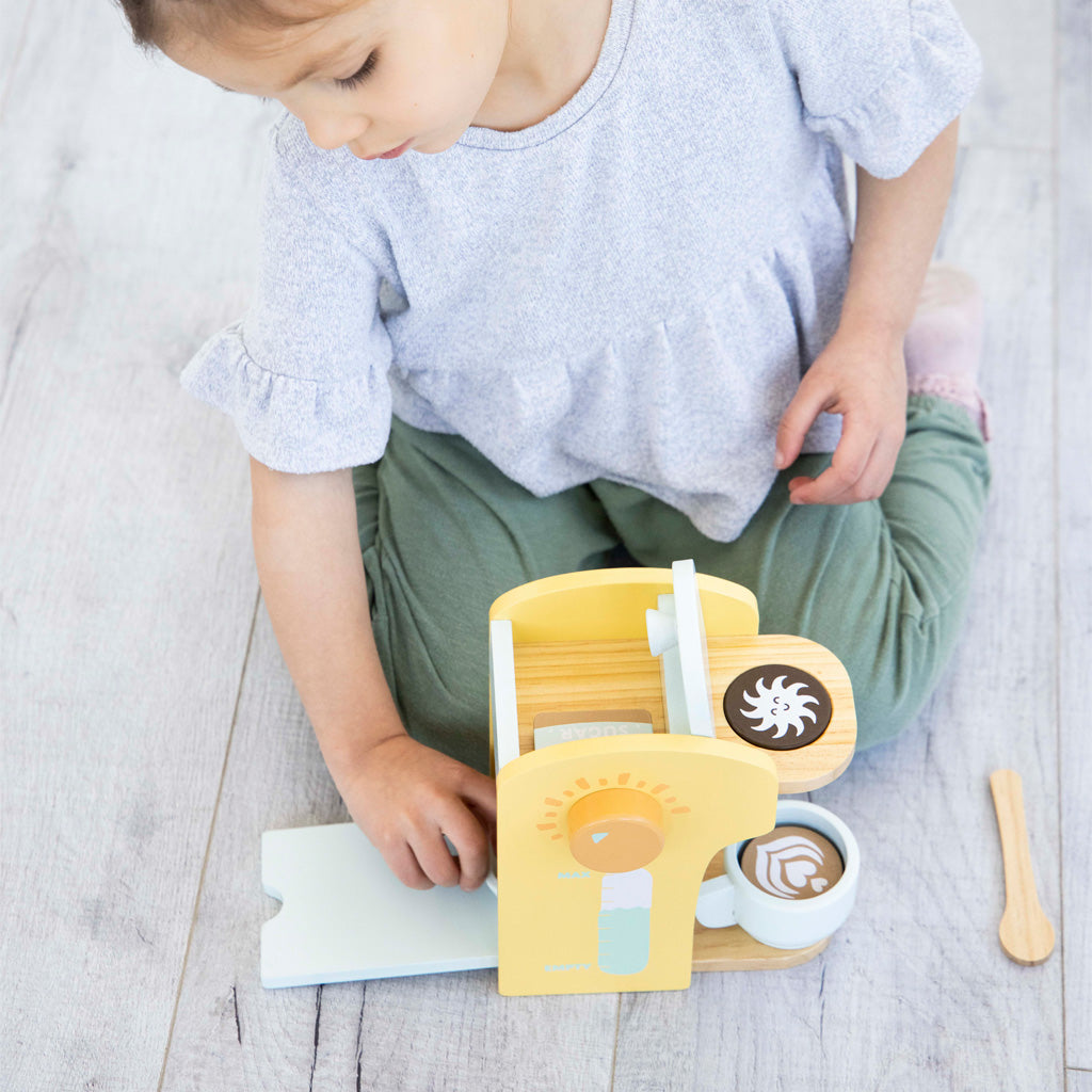 barista-in-training wooden coffee set