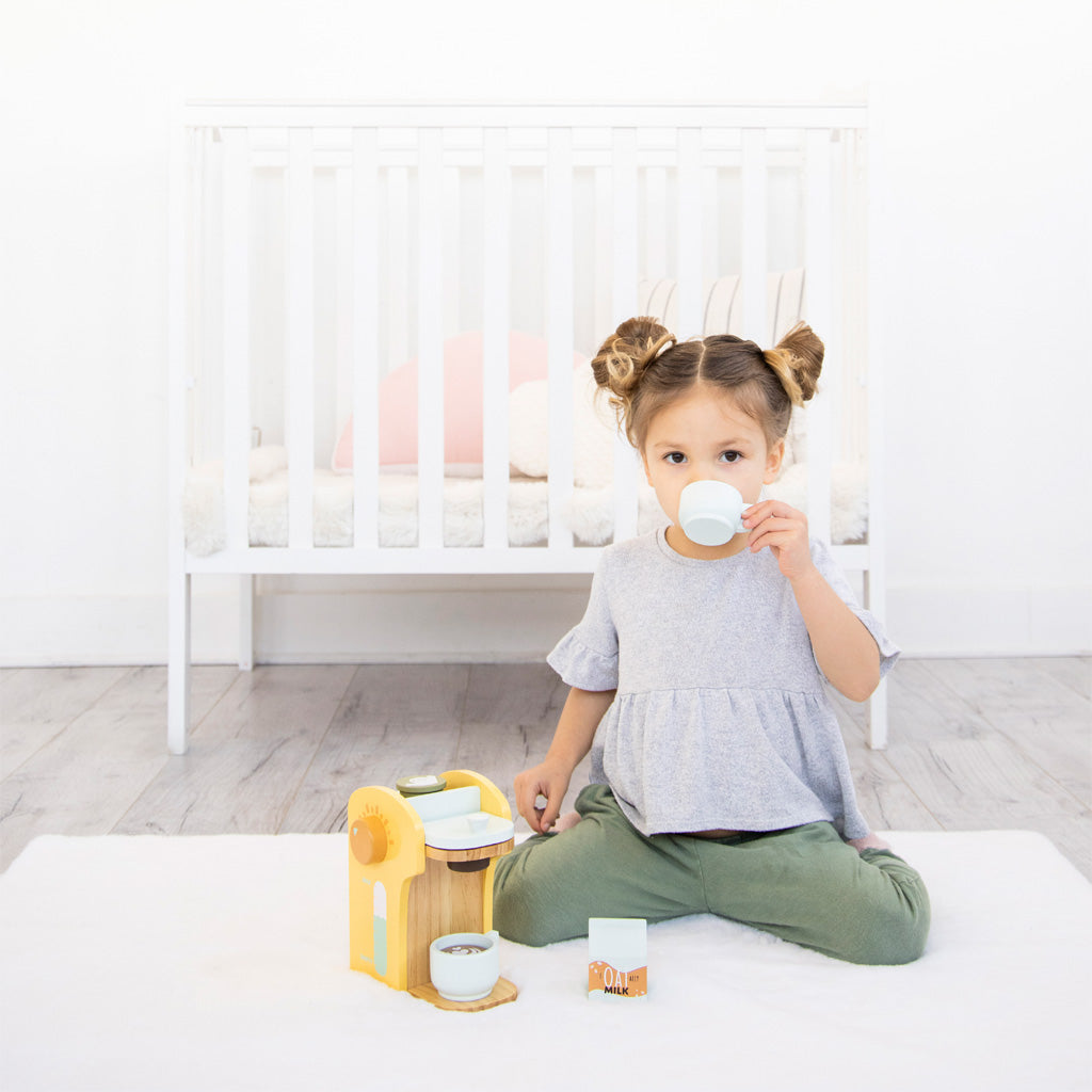 barista-in-training wooden coffee set