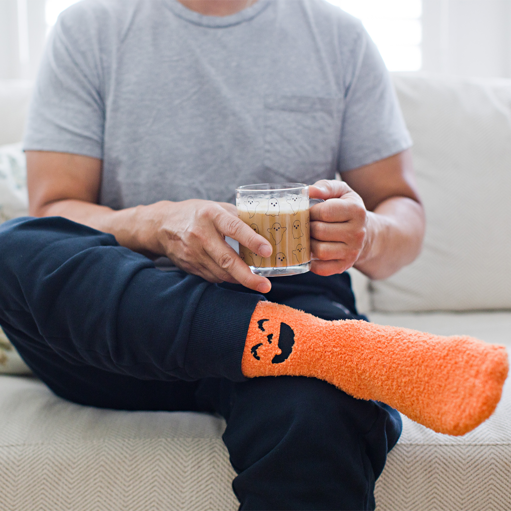 Halloween fuzzy socks discount