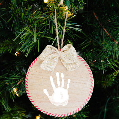 Pearhead's fill in print ornament