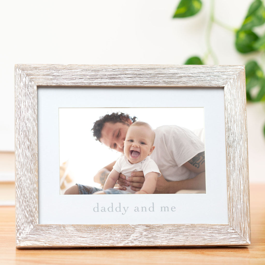 Pearhead's "daddy and me" sentiment frame