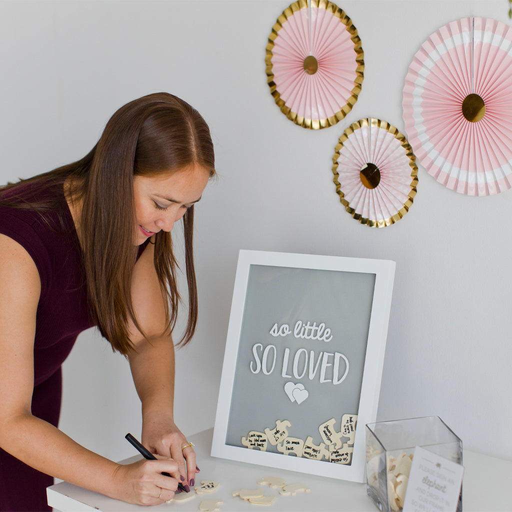 Wedding guest signature frame | Honestweddingadvice.com