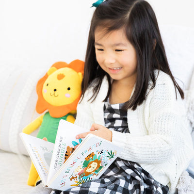 Pearhead's lion plush/book set
