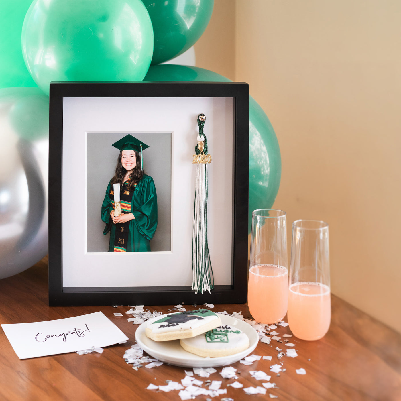 photo tassel frame