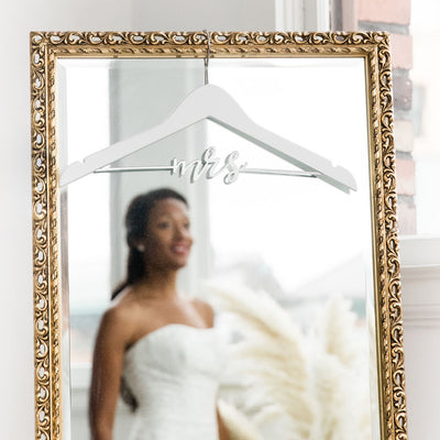 Pearhead's wedding dress hanger