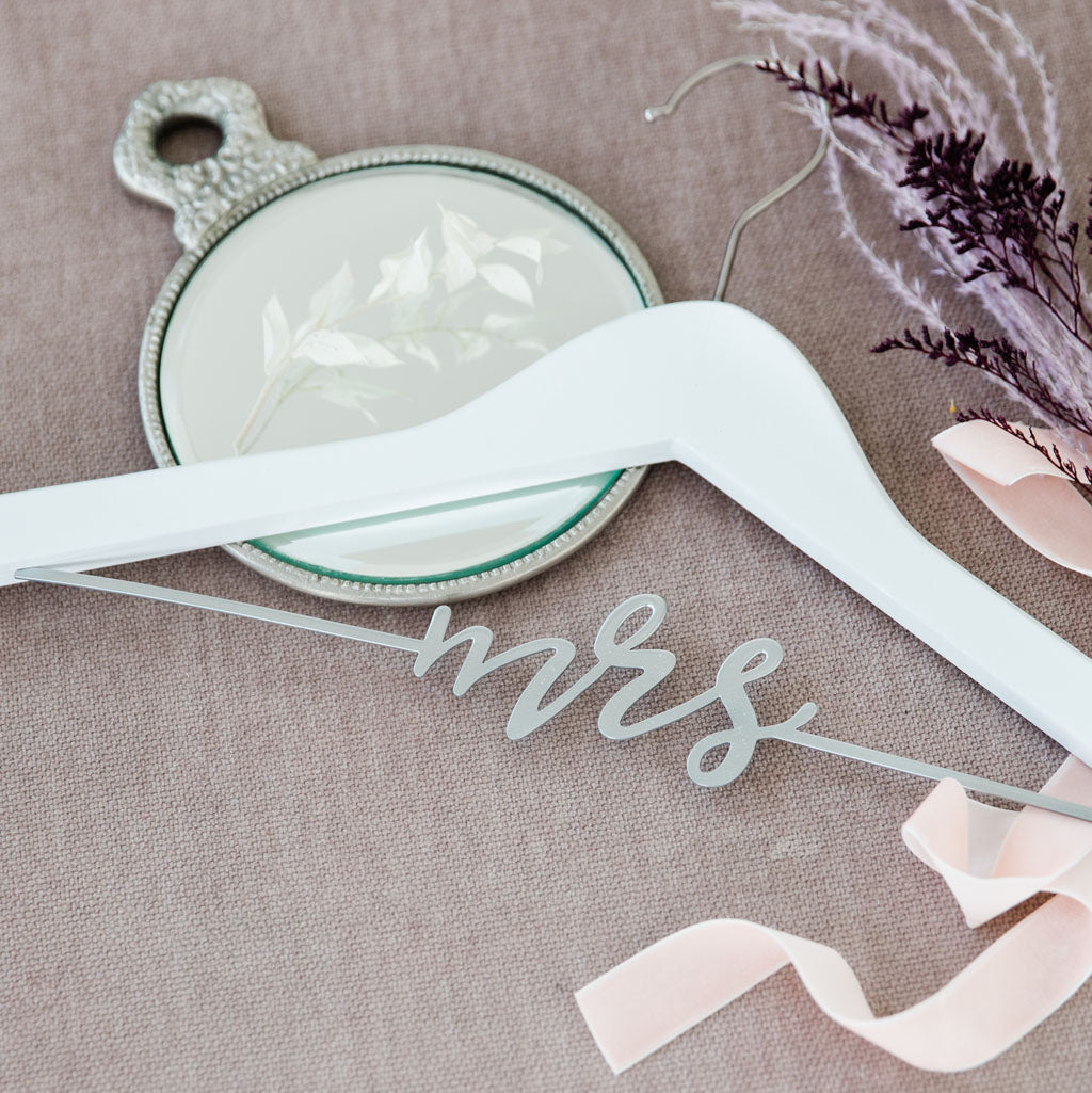 Pearhead's wedding dress hanger